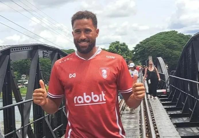 我这个年纪, 什么都没用, 的声音