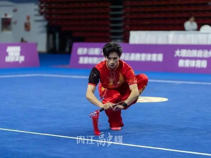 王琅可凭借, inews